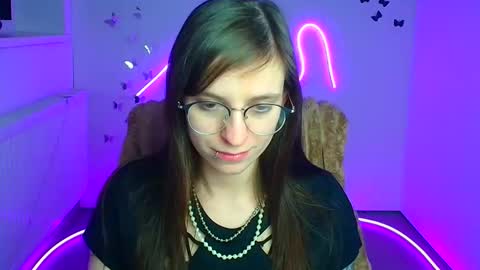 Snapshot of ivynoir_ chatting on April 12, 7:02 am Ivy online show from April 12, 7:02 am