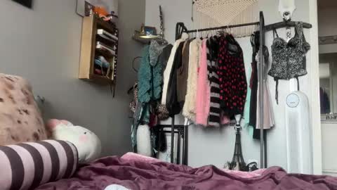 Ivy online show from February 12, 8:15 pm