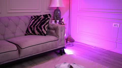 IvyRowa online show from February 4, 6:27 pm