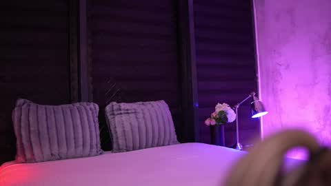 IvyRowa online show from February 24, 7:19 pm