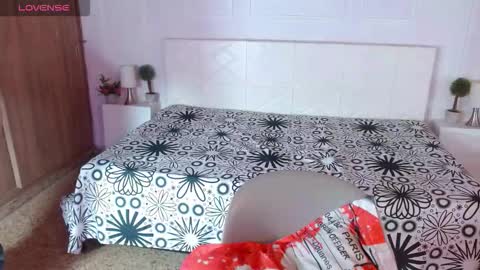 Snapshot of ivyshine7 chatting on January 16, 7:18 pm ivyshine7 online show from January 16, 7:18 pm