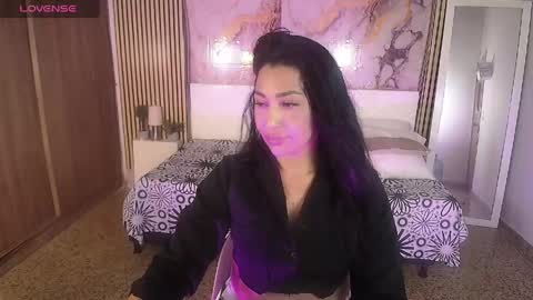 Snapshot of ivyshine7 chatting on May 1, 7:18 pm ivyshine7 online show from May 1, 7:18 pm