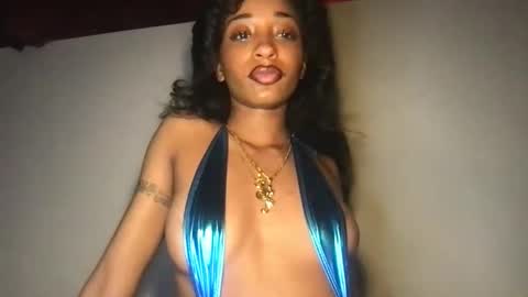 Snapshot of ivyskye_ chatting on May 7, 7:30 pm ivyskye_ online show from May 7, 7:30 pm