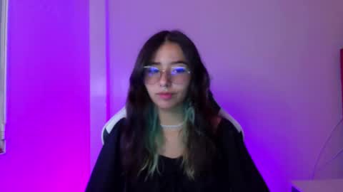 Snapshot of ivystone_ chatting on February 4, 9:53 pm Ivy online show from February 4, 9:53 pm