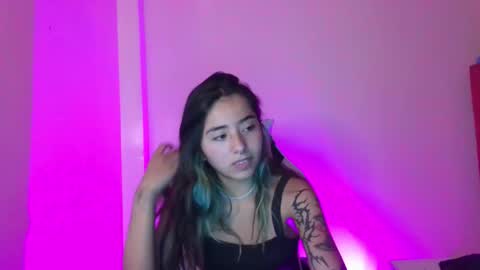 Snapshot of ivystone_ chatting on February 10, 10:25 pm Ivy online show from February 10, 10:25 pm