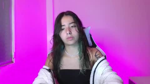 Snapshot of ivystone_ chatting on February 11, 10:48 pm Ivy online show from February 11, 10:48 pm