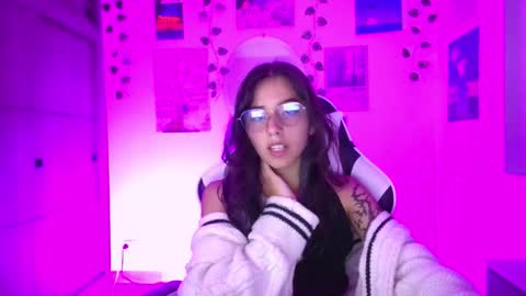 Snapshot of ivystone_ chatting on March 4, 11:44 pm Ivy online show from March 4, 11:44 pm