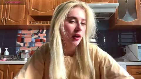 ivywairley online show from April 26, 3:15 am