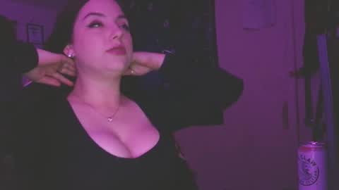 Snapshot of ivyy_sinss chatting on January 18, 4:38 am Amiee online show from January 18, 4:38 am