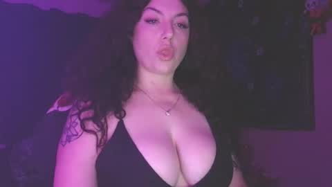 Snapshot of ivyy_sinss chatting on February 21, 1:50 am Amiee online show from February 21, 1:50 am