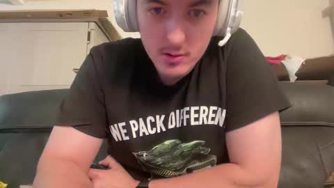 iwantyounow42069 online show from March 15, 12:27 am