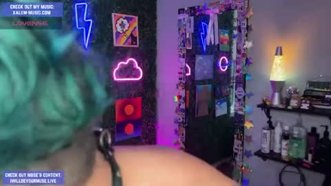 Snapshot of iwillbeyourmuse chatting on July 3, 11:33 pm Muse hethey online show from July 3, 11:33 pm