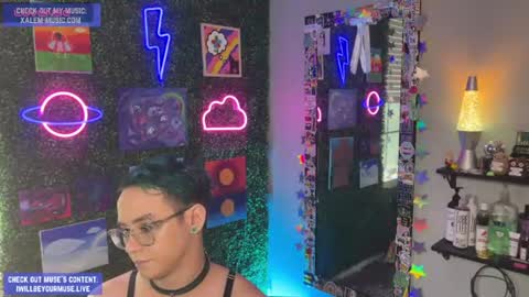Snapshot of iwillbeyourmuse chatting on July 7, 11:20 pm Muse hethey online show from July 7, 11:20 pm