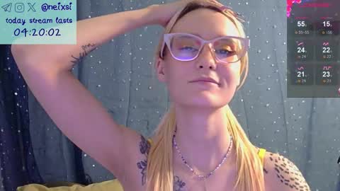 Snapshot of ixsi chatting on February 20, 9:32 am Nina online show from February 20, 9:32 am