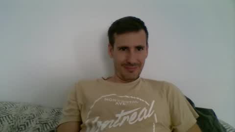 Snapshot of iyoperro chatting on November 6, 11:22 am Casandro online show from November 6, 11:22 am