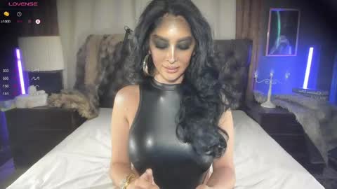 Snapshot of iyotara_ chatting on April 28, 2:27 am Areeya online show from April 28, 2:27 am