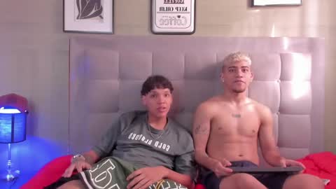 izaack online show from December 27, 1:07 pm