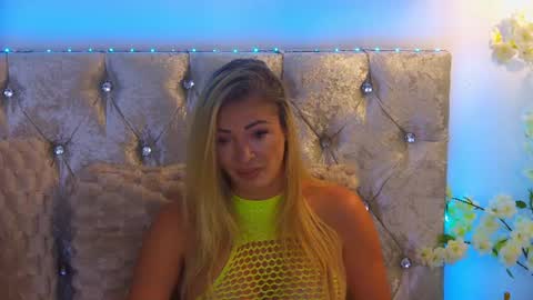 Snapshot of izabellle02 chatting on August 1, 3:28 am Izabella online show from August 1, 3:28 am
