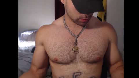 Snapshot of izak144 chatting on December 4, 6:39 pm izak144 online show from December 4, 6:39 pm