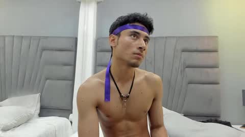 Snapshot of izato chatting on February 24, 5:31 pm izato online show from February 24, 5:31 pm