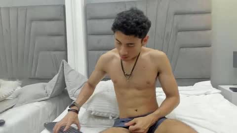 Snapshot of izato chatting on February 26, 2:14 pm izato online show from February 26, 2:14 pm