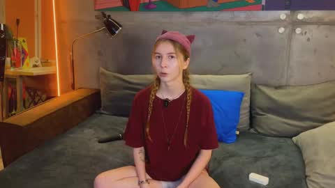 izi online show from October 6, 4:59 pm