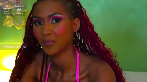 Snapshot of izzie_sugar chatting on September 25, 7:28 pm Sugar Babe online show from September 25, 7:28 pm