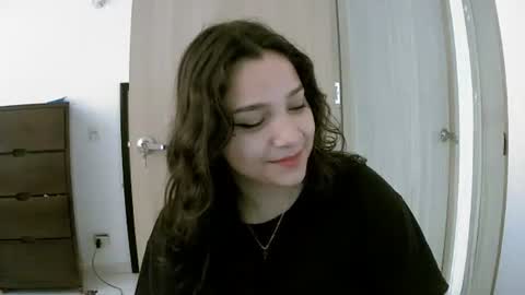 izzy_32 online show from February 19, 2:57 pm