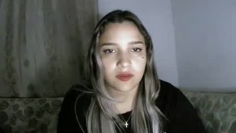 izzy_32 online show from March 9, 7:12 am