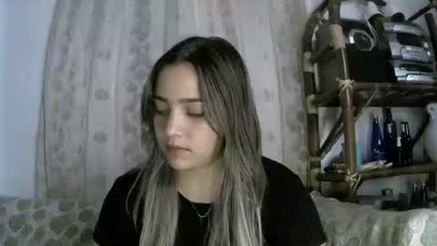 Snapshot of izzy_32 chatting on April 29, 7:56 am izzy_32 online show from April 29, 7:56 am