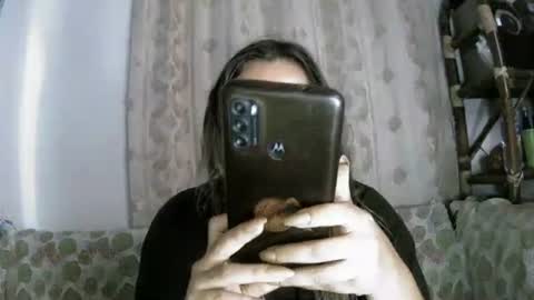 Snapshot of izzy_32 chatting on May 7, 10:09 am izzy_32 online show from May 7, 10:09 am