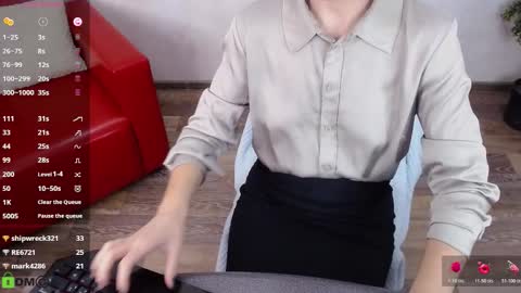 Queen of nylon  Victoria online show from November 25, 5:51 am