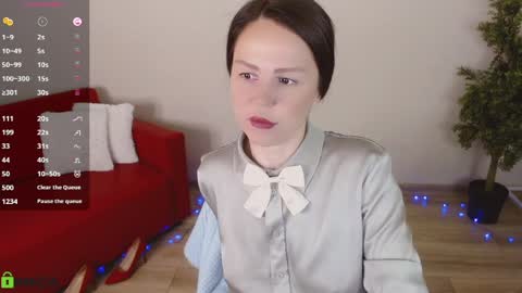 Queen of nylon  Victoria online show from April 4, 4:55 am