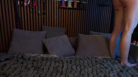 Izzy Inked online show from February 11, 6:57 pm