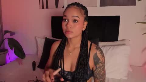 Snapshot of izzy_vega chatting on February 3, 2:53 am Izzy vega online show from February 3, 2:53 am