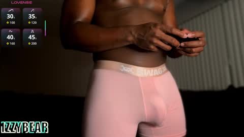 Snapshot of izzybear_ chatting on September 13, 5:51 am IzzyBear online show from September 13, 5:51 am