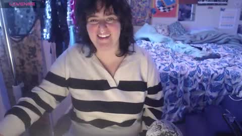 izzyishottttt online show from January 16, 7:40 pm