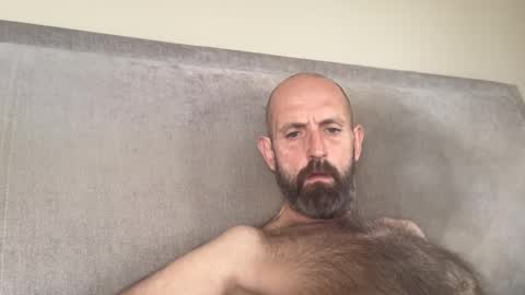 izzysboytoy1 online show from April 4, 9:29 am