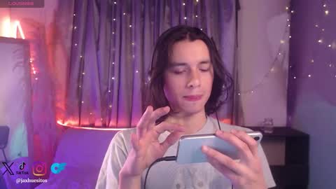 Hey im Jaxxxon check my info     online show from January 19, 8:18 am