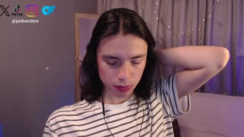 Hey im Jaxxxon check my info     online show from April 10, 1:38 pm
