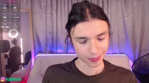 Hey im Jaxxxon check my info     online show from July 3, 11:38 am