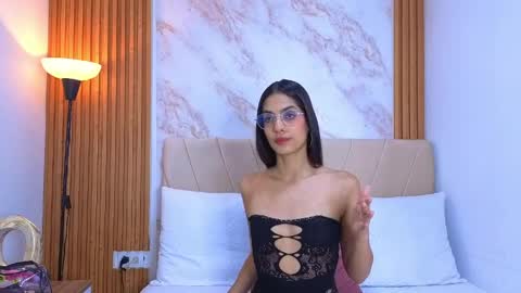 Snapshot of j_belle_ chatting on May 5, 8:17 pm j_belle_ online show from May 5, 8:17 pm