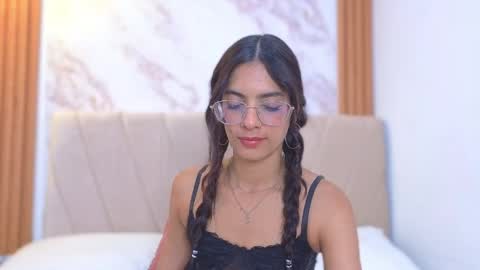 Snapshot of j_belle_ chatting on May 27, 1:57 am j_belle_ online show from May 27, 1:57 am