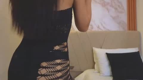Snapshot of j_belle_ chatting on June 11, 9:35 pm j_belle_ online show from June 11, 9:35 pm