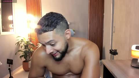 Snapshot of j_calix chatting on May 27, 1:57 am Calix Independient model Insta and twt Calixsnake online show from May 27, 1:57 am