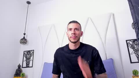 Snapshot of j_king__ chatting on April 26, 1:20 pm J King online show from April 26, 1:20 pm