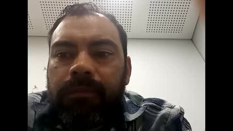 Snapshot of j_smiht02 chatting on April 23, 12:51 pm james online show from April 23, 12:51 pm