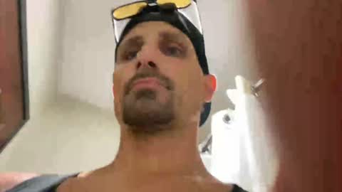 Snapshot of j_sqared4828 chatting on August 6, 11:06 pm j_sqared4828 online show from August 6, 11:06 pm