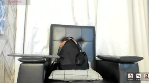 Snapshot of jaadewest_ chatting on July 22, 11:02 am Jade West online show from July 22, 11:02 am