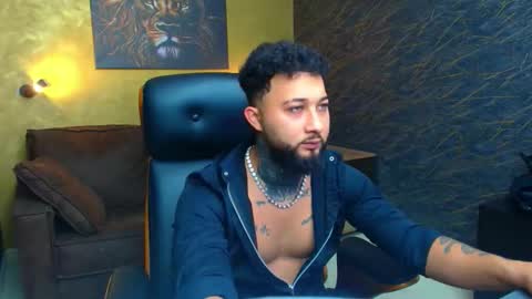 Snapshot of jacezachary chatting on September 29, 10:09 am JaceZachary online show from September 29, 10:09 am
